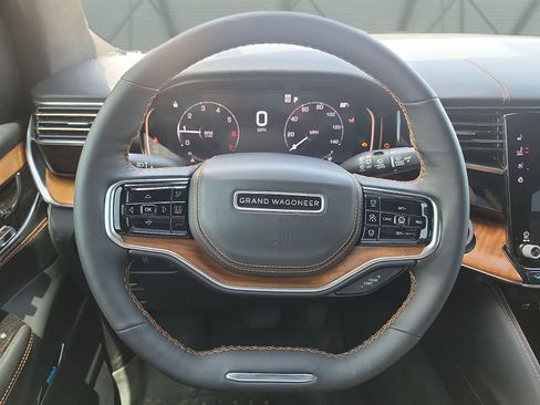 Used 2023 Jeep Grand Wagoneer L Series III AWD/4WD image 19