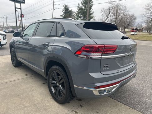 Used 2021 Volkswagen Atlas Cross Sport SE image 8