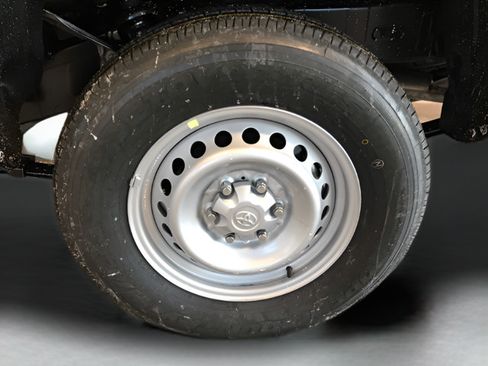 Used 2025 Toyota Tacoma SR RWD image 9