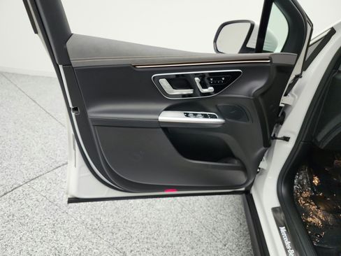 Certified 2026 Mercedes-Benz EQE 320 4MATIC SUV image 15