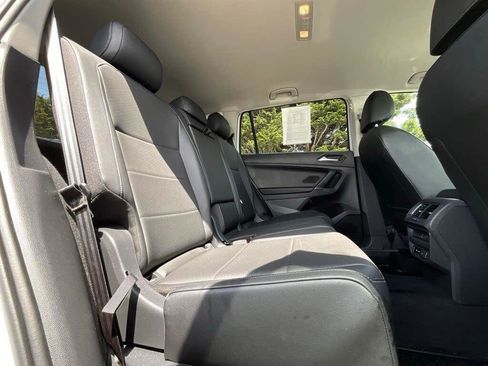 Used 2018 Volkswagen Tiguan SE AWD/4WD image 14