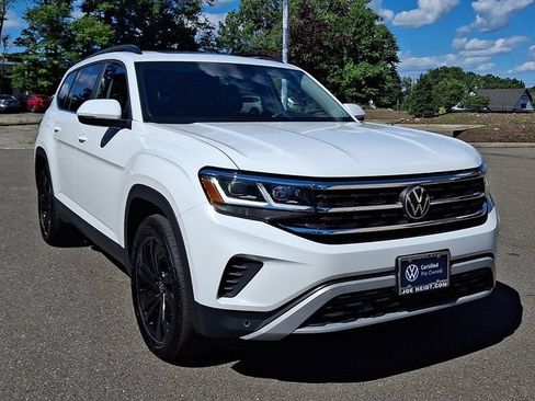 Certified 2023 Volkswagen Atlas SE w/ Panoramic Sunroof Package AWD/4WD image 2