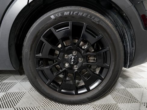 Used 2022 Kia Telluride SX w/ SX Prestige Package image 33