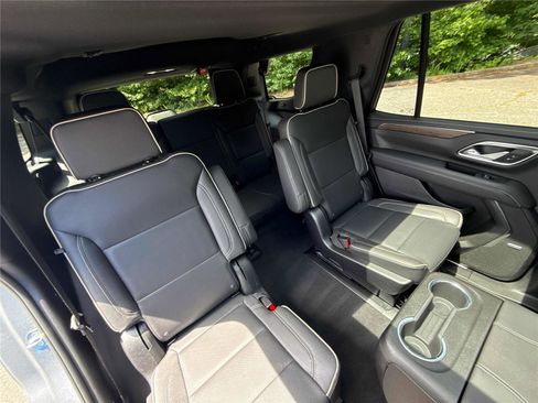 Used 2023 Chevrolet Tahoe Premier AWD/4WD image 32