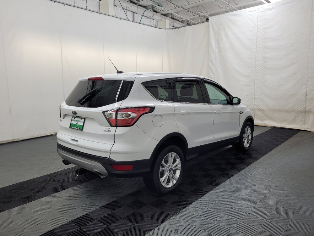 Used 2017 Ford Escape SE AWD/4WD image 9