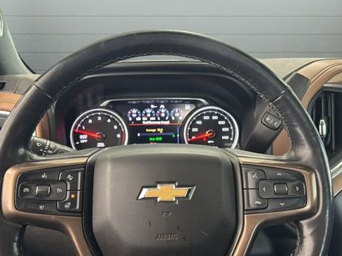 Used 2020 Chevrolet Silverado 1500 High Country w/ Technology Package image 16