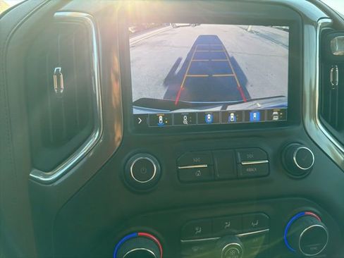 Used 2023 Chevrolet Silverado 2500 High Country image 17