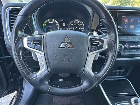 Used 2018 Mitsubishi Outlander SEL image 16