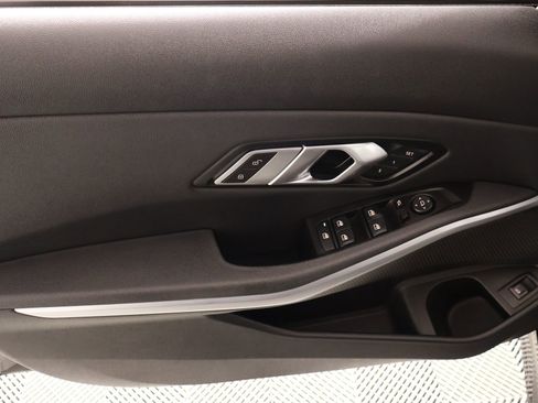 Used 2020 BMW 330i Sedan w/ Convenience Package image 17