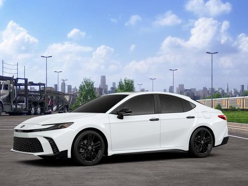 New 2026 Toyota Camry Hybrid FWD image 2