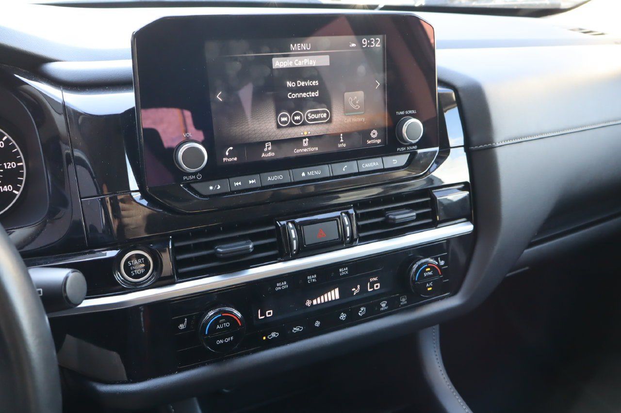 Used 2024 Nissan Pathfinder SV FWD image 7