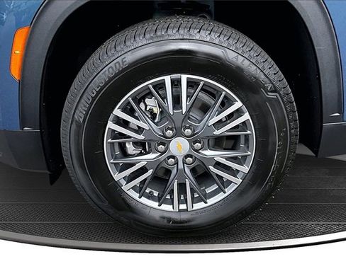 New 2026 Chevrolet Traverse LT w/ LPO, Floor Liner Package image 11
