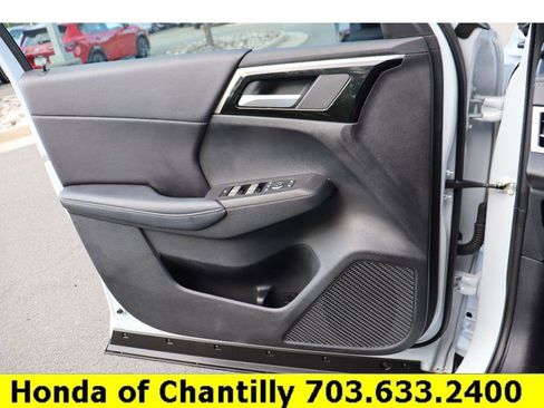 Used 2024 Mitsubishi Outlander SE Black Edition image 22