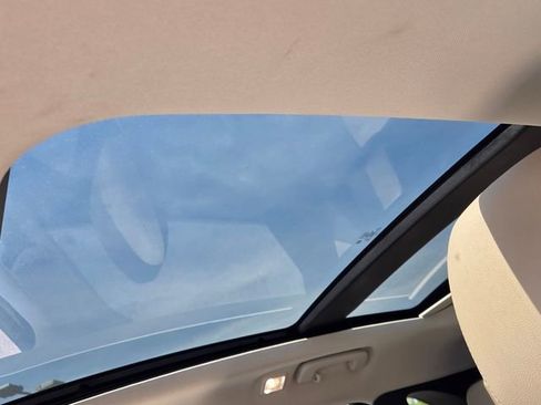 Used 2022 Ford Escape SEL w/ Technology Package image 17