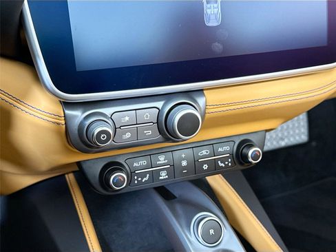 Used 2020 Ferrari Portofino image 22