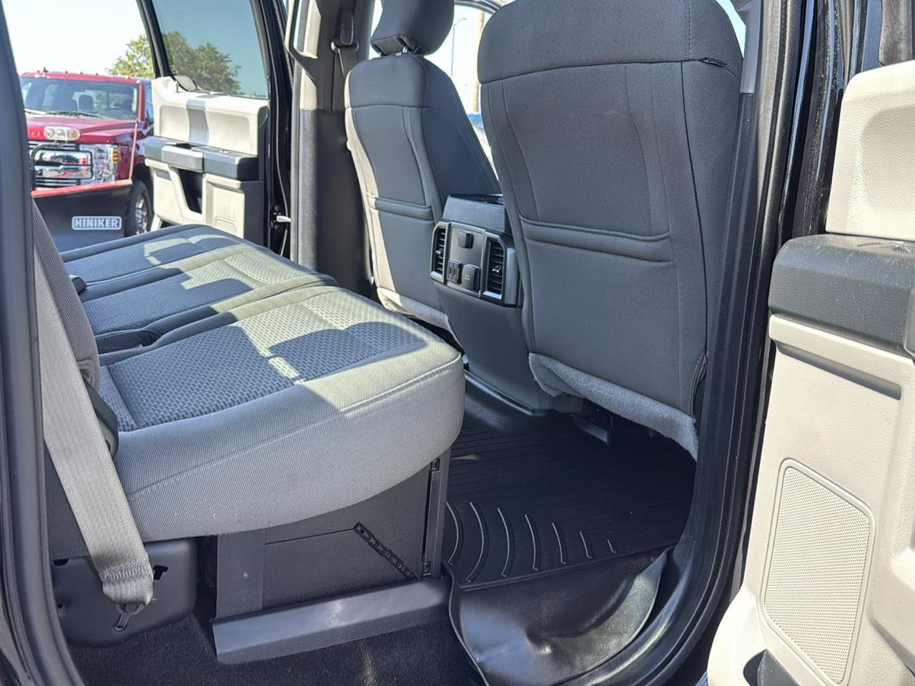 Used 2017 Ford F250 XLT w/ XLT Premium Package AWD/4WD image 35
