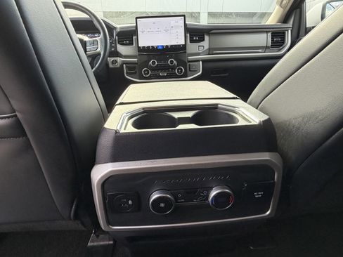 Used 2022 Ford Expedition XLT AWD/4WD image 37