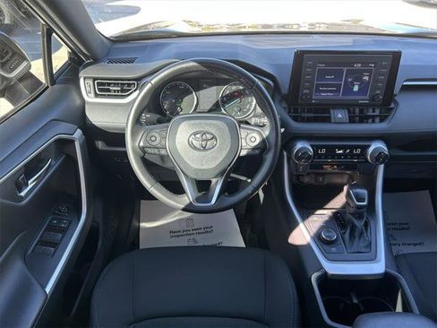 Certified 2022 Toyota RAV4 SE image 17