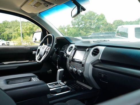 Used 2017 Toyota Tundra SR5 w/ SR5 Upgrade Package RWD image 14