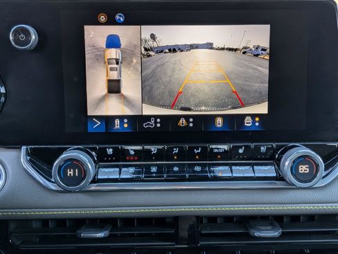 Used 2024 Chevrolet Colorado ZR2 w/ ZR2 Convenience Package III AWD/4WD image 23