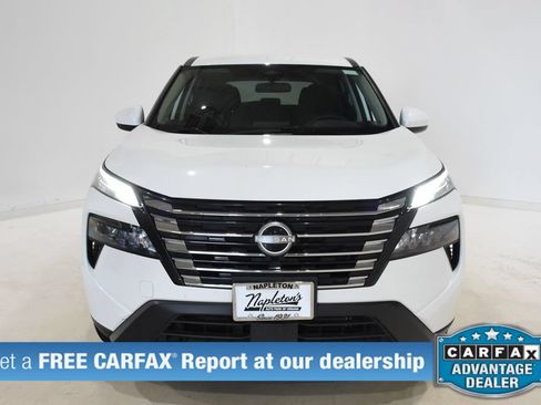 Used 2025 Nissan Rogue SV AWD/4WD image 2