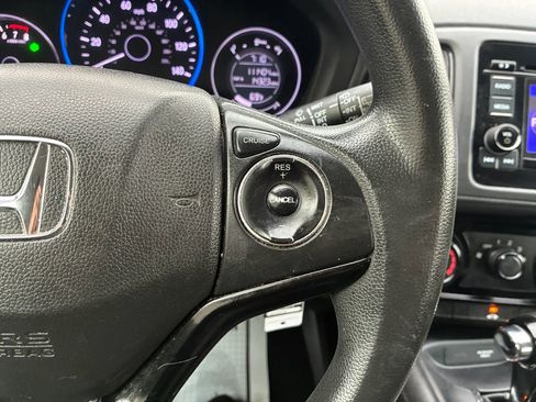 Used 2019 Honda HR-V LX image 22