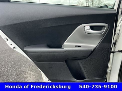 Used 2020 Kia Niro LX image 28