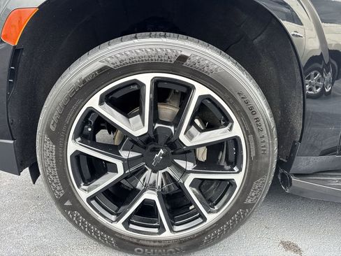 Used 2021 Chevrolet Suburban RST w/ Luxury Package AWD/4WD image 10
