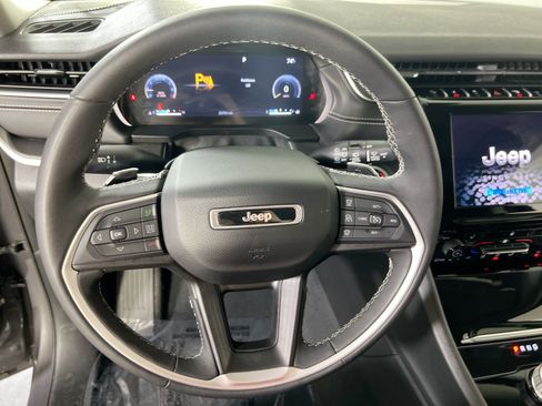 Used 2023 Jeep Grand Cherokee L Laredo w/ Luxury Tech Group I AWD/4WD image 11