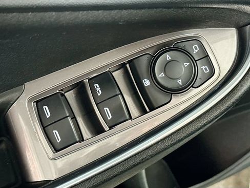 Used 2021 Chevrolet Malibu LT FWD image 18