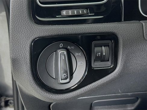 Used 2019 Volkswagen Golf R 4-Door image 10