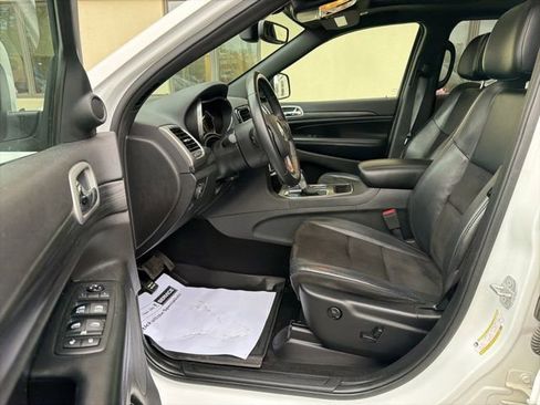 Used 2019 Jeep Grand Cherokee Altitude AWD/4WD image 19