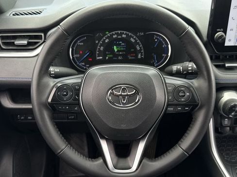 Used 2025 Toyota RAV4 XSE AWD/4WD image 14
