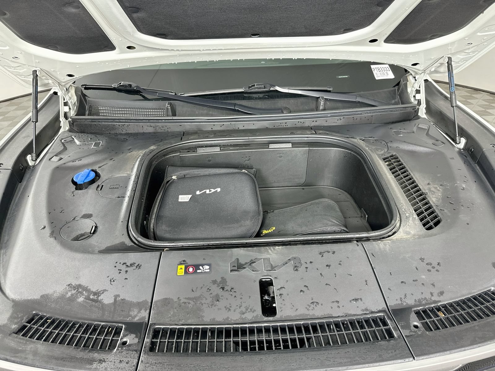 Used 2024 Kia EV9 Land w/ Towing Package AWD/4WD image 33