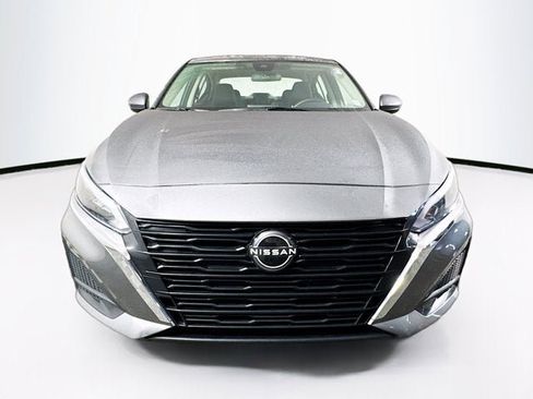 Certified 2023 Nissan Altima 2.5 SV image 2