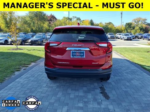 Used 2024 GMC Terrain SLE image 4