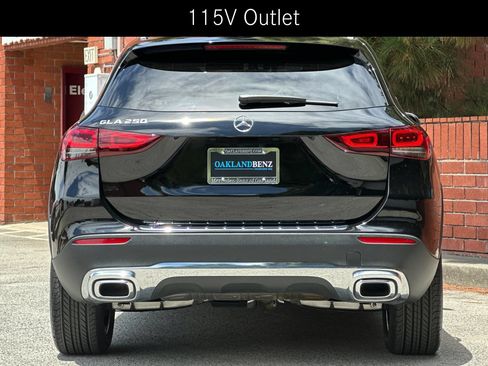 Certified 2023 Mercedes-Benz GLA 250 w/ Premium Package image 9
