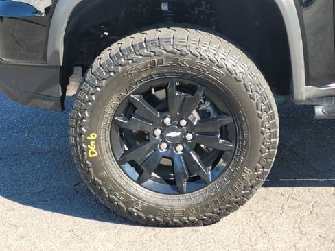 Used 2021 Chevrolet Colorado ZR2 w/ ZR2 Midnight Special Edition AWD/4WD image 11