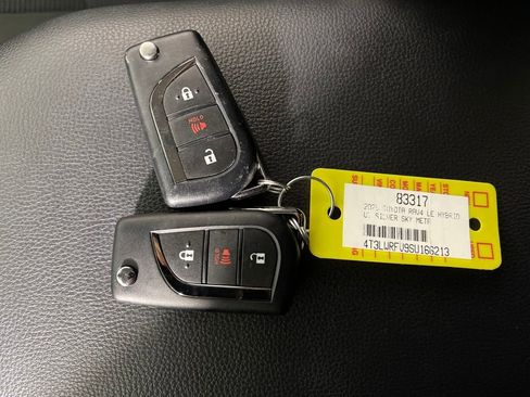 Certified 2025 Toyota RAV4 LE image 24