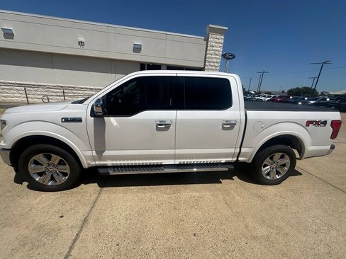 Used 2018 Ford F150 Lariat w/ Equipment Group 502A Luxury AWD/4WD image 4
