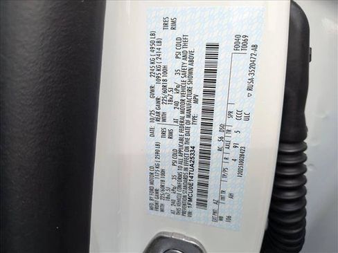 New 2026 Ford Escape SE w/ PHEV Premium Package FWD image 17