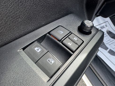 Used 2023 Toyota Tacoma SR AWD/4WD image 19