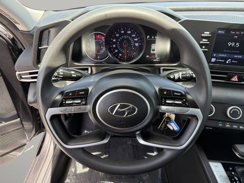 Used 2023 Hyundai Elantra SE FWD image 27