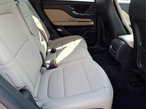 Certified 2026 Lincoln Corsair Reserve w/ Jet Appearance Package AWD/4WD image 18