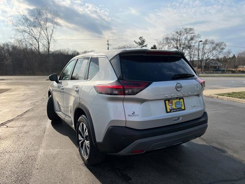 Used 2022 Nissan Rogue SV image 5