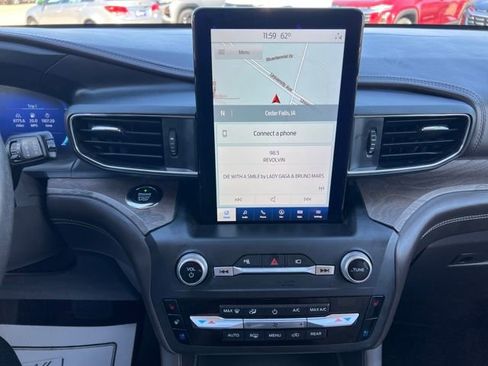 Used 2020 Ford Explorer Platinum w/ Premium Technology Package image 27
