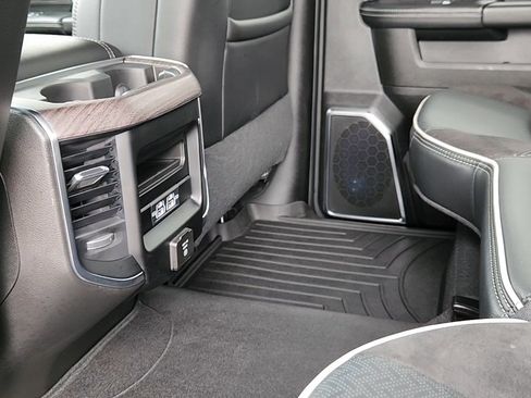 Used 2025 RAM 2500 Laramie AWD/4WD image 28