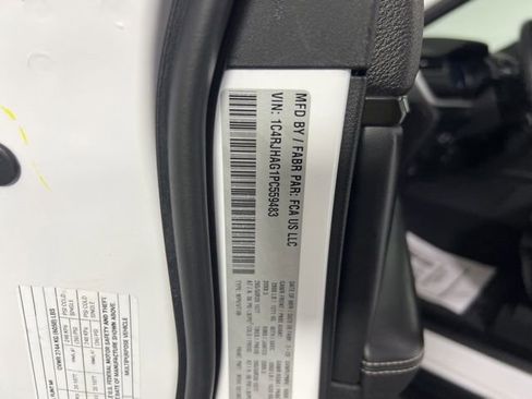 Used 2023 Jeep Grand Cherokee Altitude image 15