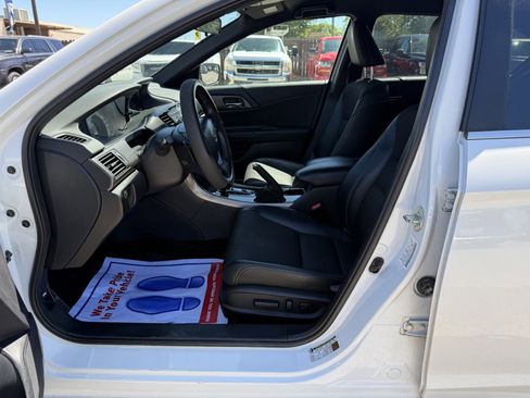 Used 2017 Honda Accord Sport image 12
