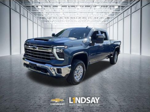 Used 2025 Chevrolet Silverado 3500 LTZ w/ LTZ Plus Package AWD/4WD image 4